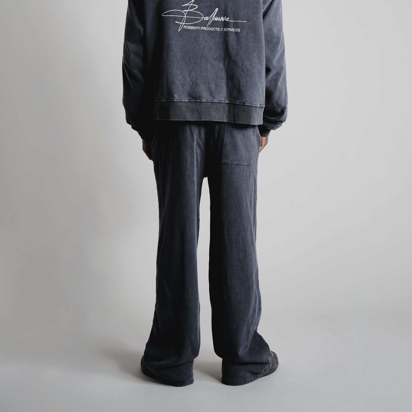 pantalones de chándal anchos